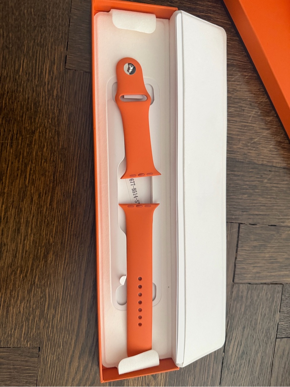 Apple Orange Sport Band for Apple Watch New Never worn with box size M/L - Picture 3 of 9